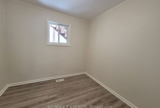 T9767952