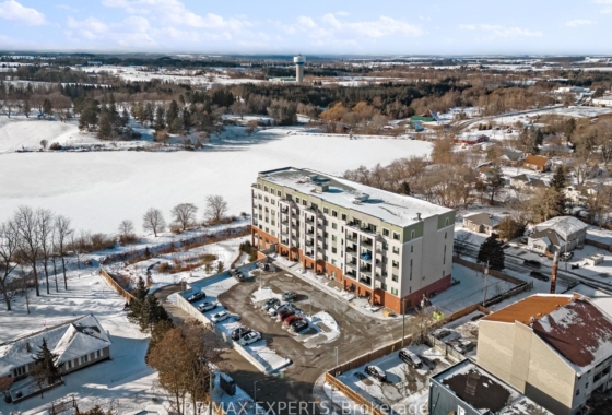 N11935944