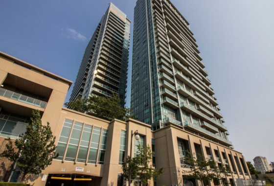 W12095371
