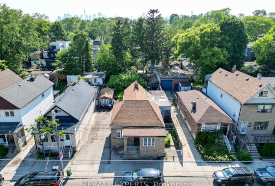 E12233941